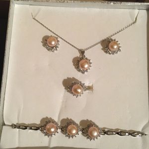 Sweet 4pc pink pearl set